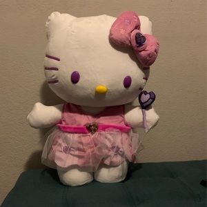 Valentines hello kitty LIMITED EDITION. will be looking at offers. 😊💗💗